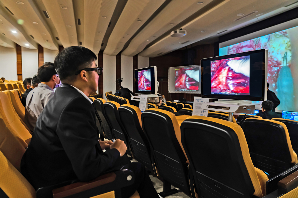 _֮_3DӰQ_gCֱ۵3DӰ񼴕rBDڕh^ĦtֻҪƫRc̵tͬ3DwӰR̨Fs_gČW